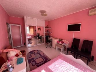 Продава се двустаен апартамент до у-ще СУ Екзарх Антим I, гр. Казанлък