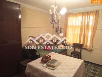 Продава къща в село Манолово