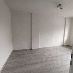 ИЗЦЯЛО РЕНОВИРАН АПАРТАМЕНТ, ГОТОВ ЗА НАНАСЯНЕ!