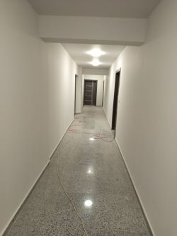 Продава прекрасен новопостроен апартамент в района до Манастира