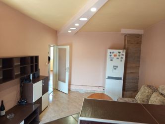 Продава апартамент с две спални в ж.к. Изток бл. 28