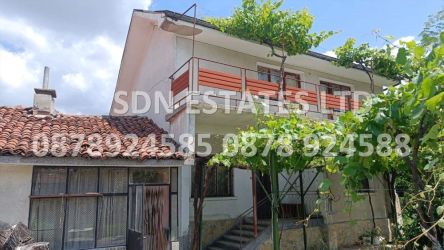 Продава монолитна къща в село Черганово