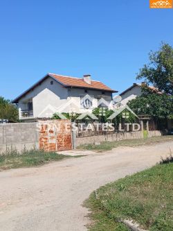 Продава монолитна къща в село Дъбово