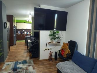 Отдава под наем напълно обзаведен апартамент до Манастира