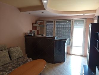 Продава апартамент с две спални в ж.к. Изток бл. 28