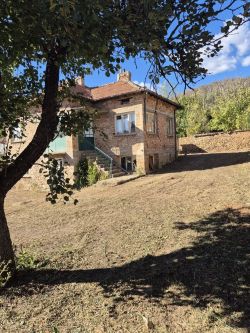 Продава Къща Масивно строителство в гр.Шипка