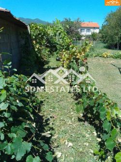 Продава монолитна къща в село Дъбово