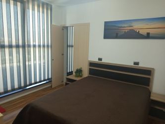 Отдава под наем напълно обзаведен апартамент до Манастира