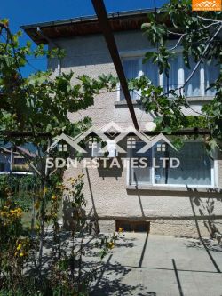 Продава монолитна къща в село Дъбово