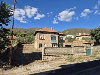 Продава Къща Масивно строителство в гр.Шипка