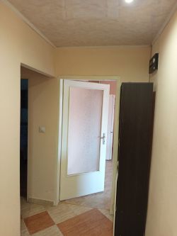 Продава апартамент с две спални в ж.к. Изток бл. 28