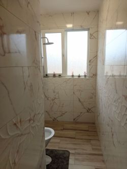 Продава четиристаен апартамент в района на Пазара, гр. Казанлък