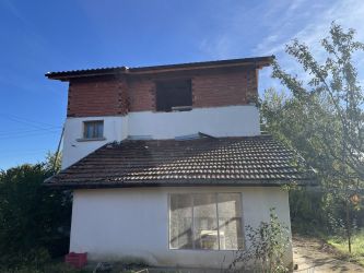 Продава монолитна къща в село Тулово