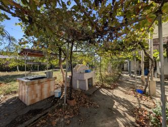 Продава къща в село Александрово