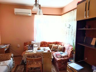 Продава къща в кв. Васил Левски, Казанлък