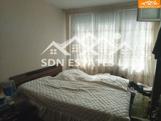 Продава се просторен тристаен апартамент на ул. Скобелев