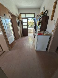 Продава къща в село Александрово