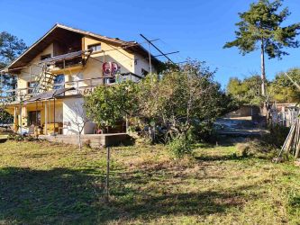 Продава вила в ж.к. Изток над блок 45, гр. Казанлък