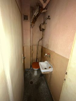 Продава се четиристаен апартамент под полицията в гр. Казанлък