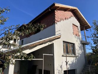 Продава монолитна къща в село Тулово