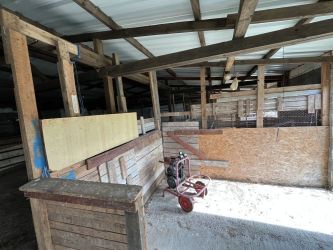 Продава се работеща ферма с мандра и сондаж – с. Черганово, район Казанлък