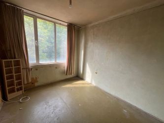 Продава се тристаен апартамент – кв. „Васил Левски“, гр. Казанлък