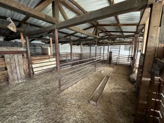 Продава се работеща ферма с мандра и сондаж – с. Черганово, район Казанлък