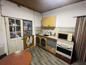 Къща за продажба – с. Горно Сахране