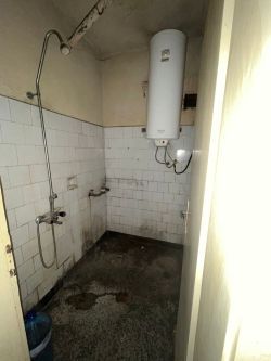 Продава се четиристаен апартамент под полицията в гр. Казанлък