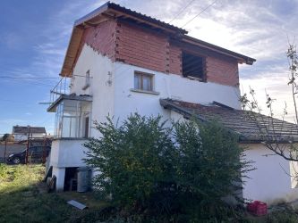 Продава монолитна къща в село Тулово