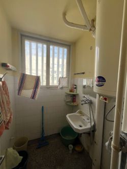 Продава се тристаен апартамент – кв. „Васил Левски“, гр. Казанлък