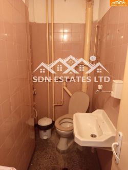 Продава се просторен тристаен апартамент на ул. Скобелев