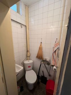 Продава се просторен апартамент в център на гр. Казанлък