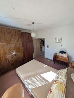 Продава къща в село Александрово