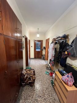 Продава се просторен апартамент в център на гр. Казанлък