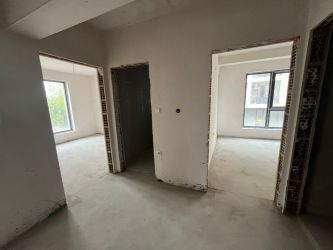 Продава се тристаен апартамент – ново строителство, до Културен дом, гр. Казанлък