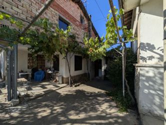 Продава къща в село Александрово