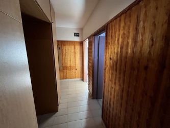 Продава две стаи с кухня в ж.к. Изток, гр. Казанлък