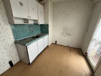 Продава тристаен апартамент в ж.к. Изток 48