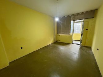 Продава се тристаен апартамент – кв. „Васил Левски“, гр. Казанлък