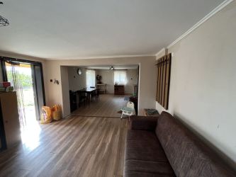 Продава вила в ж.к. Изток над блок 45, гр. Казанлък