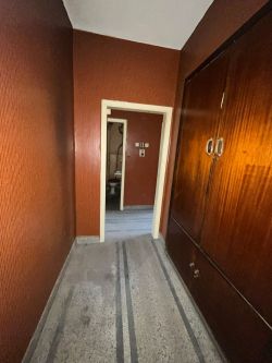 Продава се четиристаен апартамент под полицията в гр. Казанлък