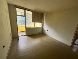 Продава се тристаен апартамент – кв. „Васил Левски“, гр. Казанлък