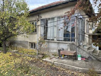 Продава къща в гр.  Мъглиж