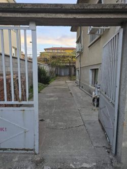 Отдава под наем гараж в Казанлък