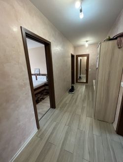 Продава прекрасен напълно обзаведен четиристаен апартамент до Лидл