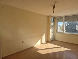 Продава Тристаен апартамент Масивно строителство в гр.Казанлък