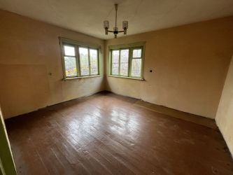 Продава се едноетажна къща с приземен етаж и двор – гр. Казанлък