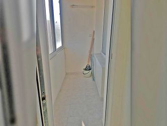 Агенция Имотекс продава две стаи с бокс в западната част на града в района на Абаята.