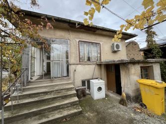 Продава къща в гр.  Мъглиж